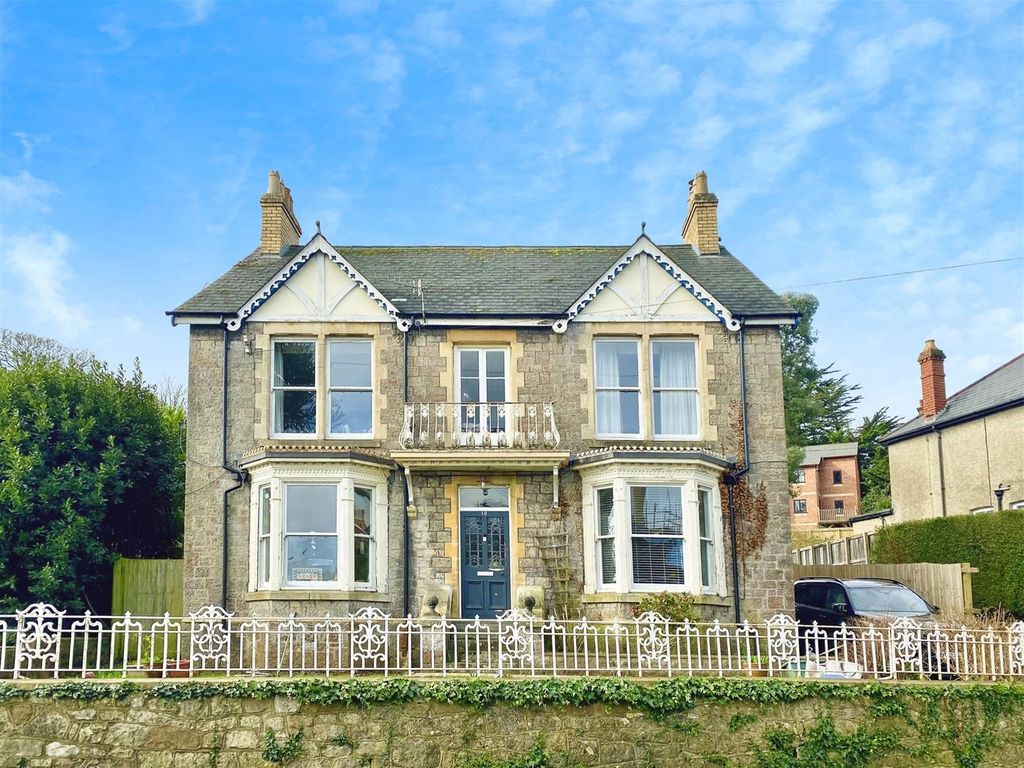 4 bed detached house for sale in Hardwick Avenue, Chepstow NP16, £750,000