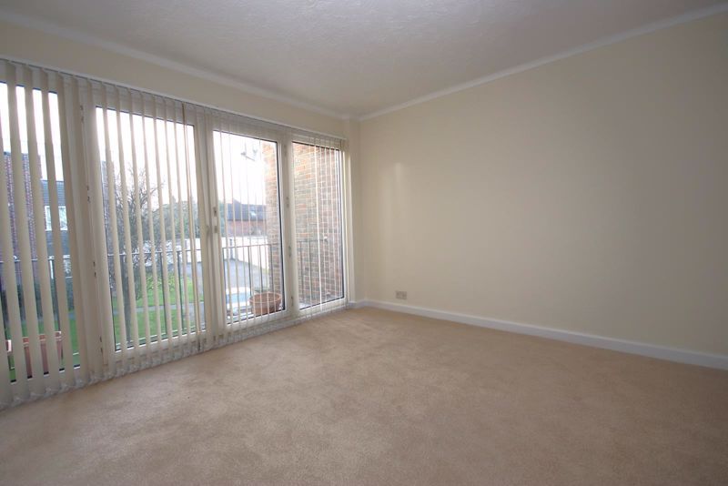 2 bed flat for sale in Ardleigh Court, Shenfield, Brentwood CM15, £360,000