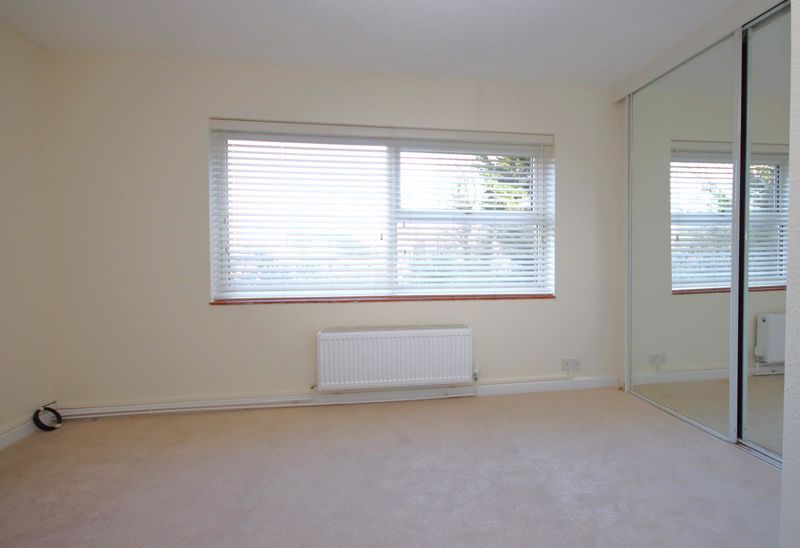 2 bed flat for sale in Ardleigh Court, Shenfield, Brentwood CM15, £360,000