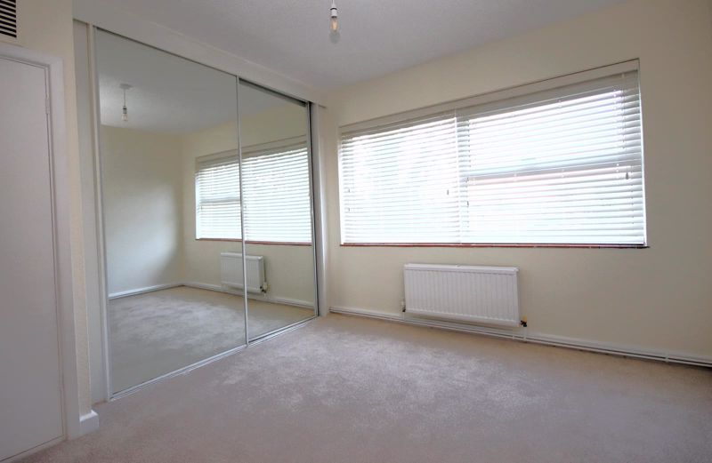 2 bed flat for sale in Ardleigh Court, Shenfield, Brentwood CM15, £360,000