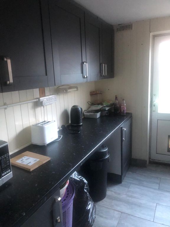 Room to rent in Browns Road, Walthamstow, London E17, £750 pcm