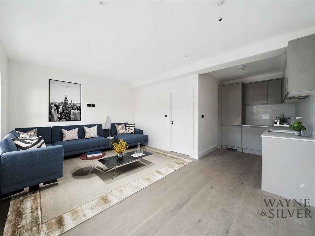 1 bed flat for sale in Portnall Road, Maida Vale, London W9, £435,000