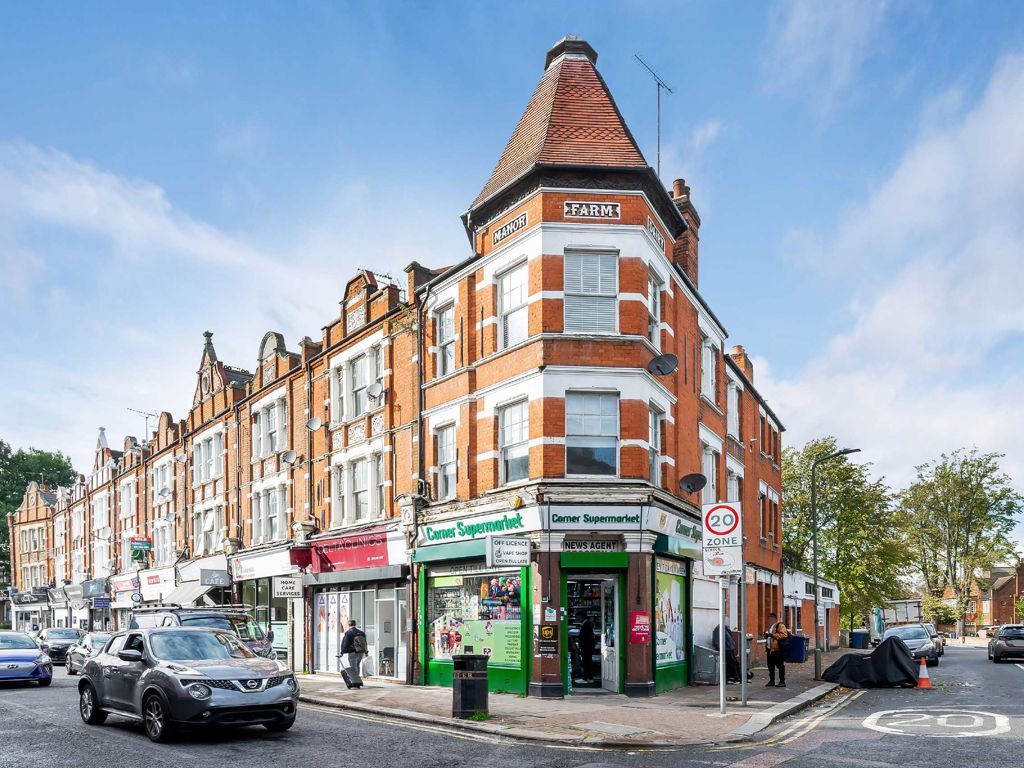 2 bed flat for sale in Hendon Lane, London N3, £395,000