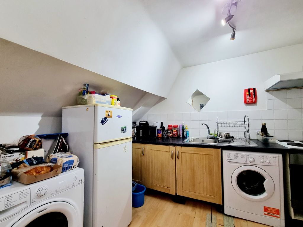 1 bed flat to rent in Green Lanes, London N13, £1,195 pcm