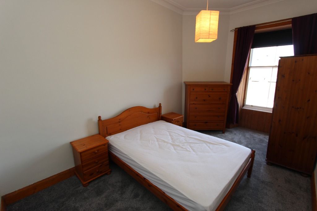 2 bed flat to rent in Dunedin Street, Broughton, Edinburgh EH7, £1,300 pcm