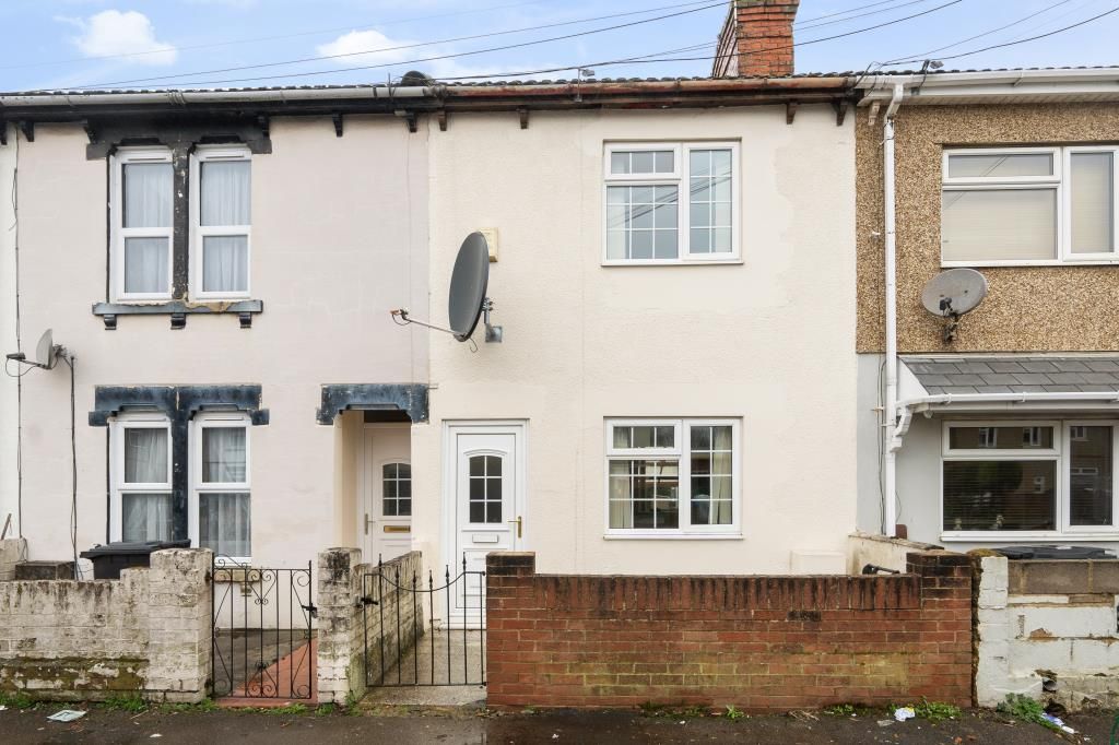 2 bed terraced house for sale in Swindon, Wiltshire SN2, £250,000