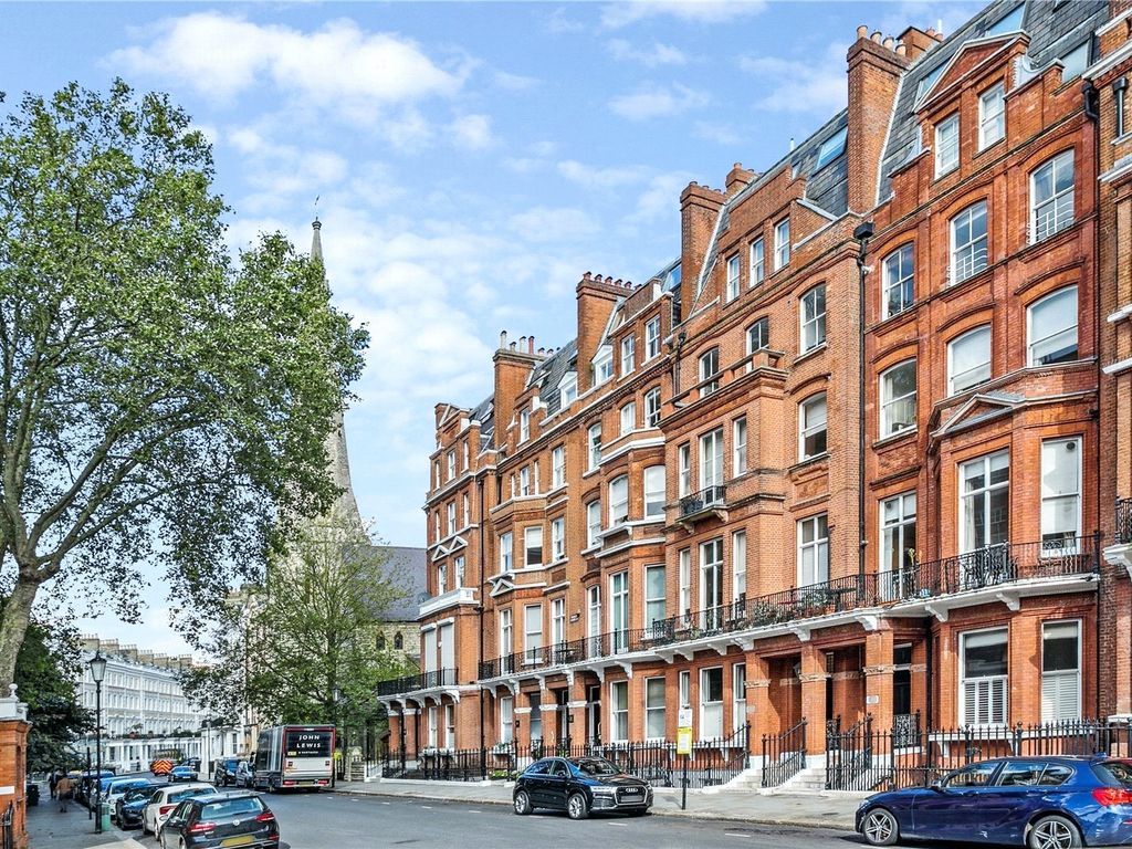 2 bed flat for sale in Cranley Gardens, London SW7, £1,750,000