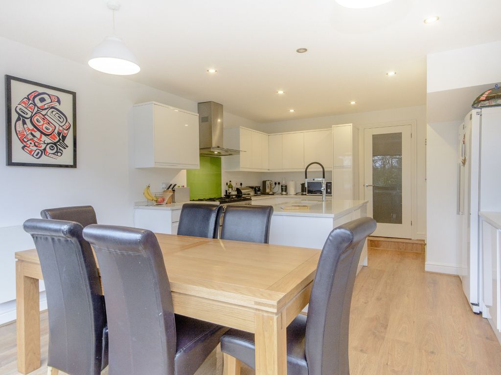 4 bed detached house for sale in Woodside Avenue, Amersham HP6, £975,000