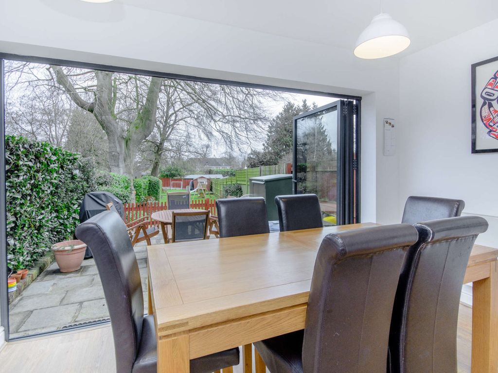 4 bed detached house for sale in Woodside Avenue, Amersham HP6, £975,000
