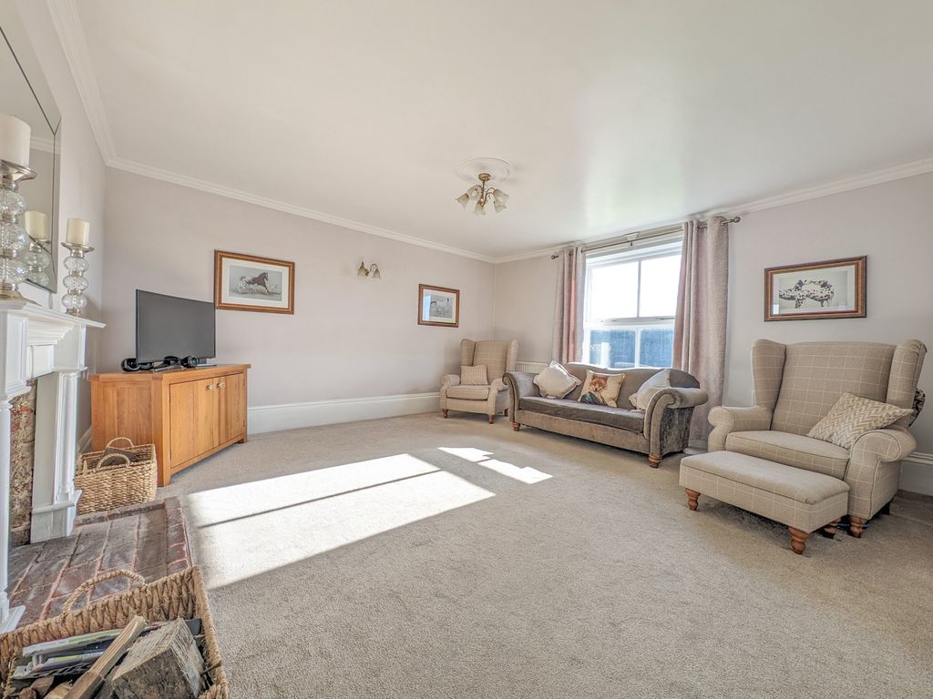 3 bed terraced house for sale in Croft Bank, Croft PE24, £365,000