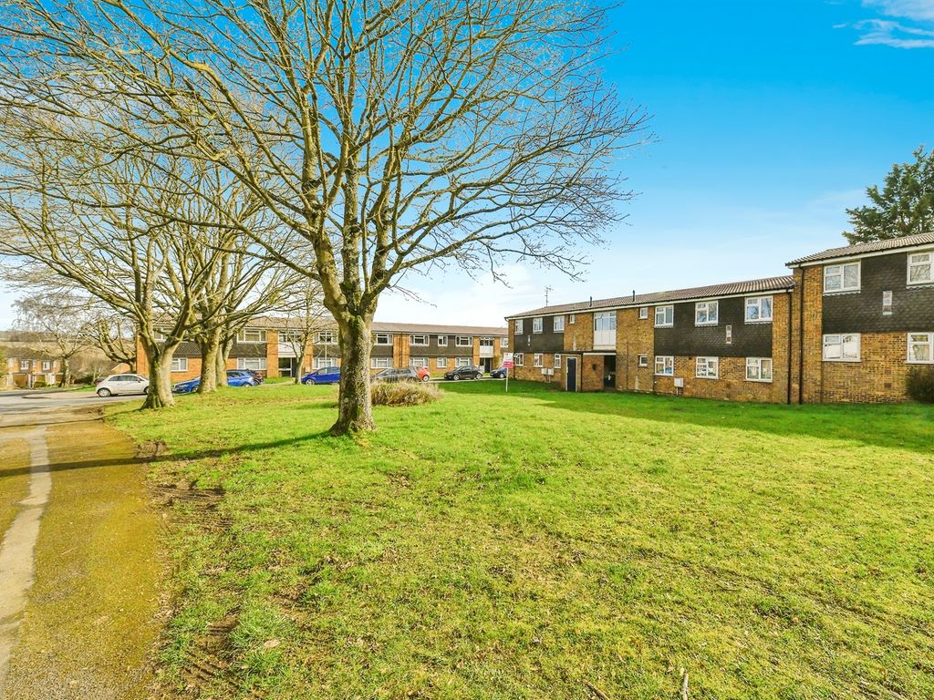 2 bed flat for sale in Gauldie Way, Standon, Ware SG11, £285,000