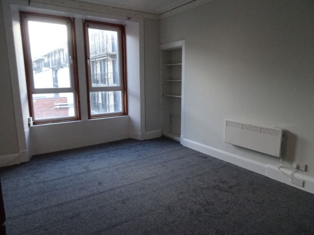 2 bed flat to rent in Erskine Street, Stobswell, Dundee DD4, £650 pcm