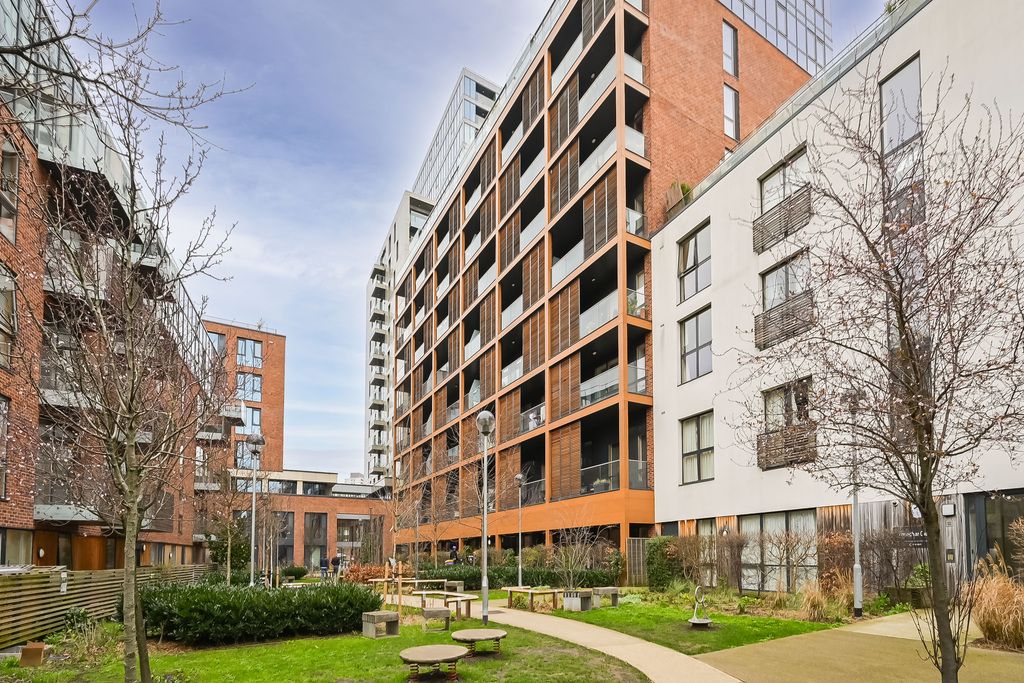 2 bed flat for sale in Barry Blandford Way, London E3, £550,000