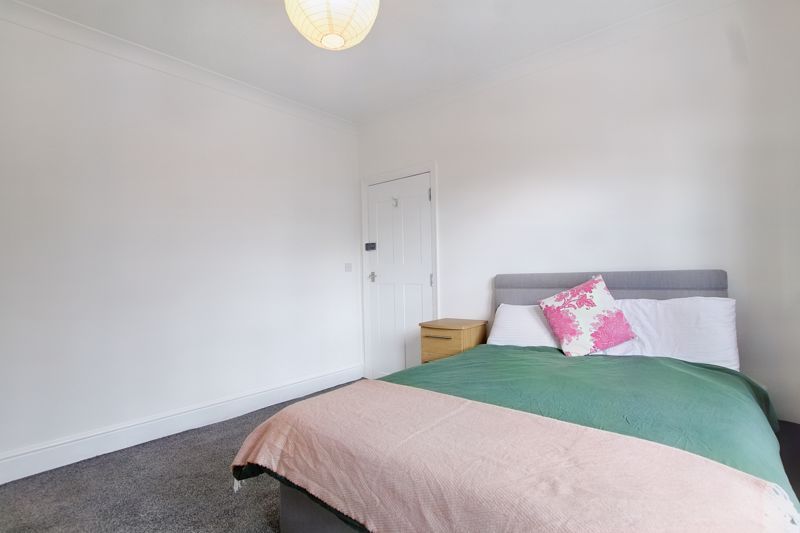 Room to rent in Tredworth Road, Tredworth, Gloucester GL1, £600 pcm