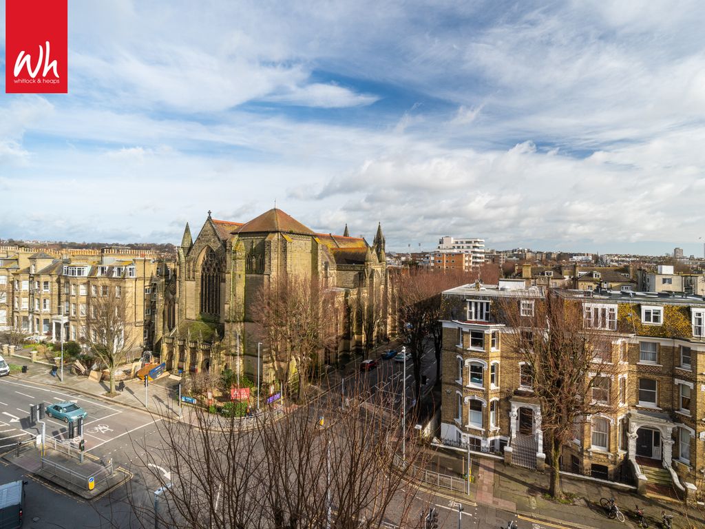 1 bed flat for sale in The Drive, Hove BN3, £325,000