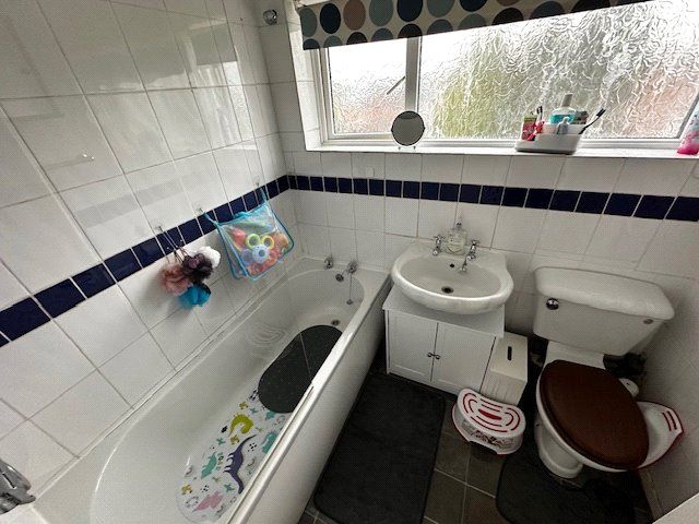 3 bed semi-detached house to rent in Ercall Close, Trench, Telford TF2, £1,000 pcm