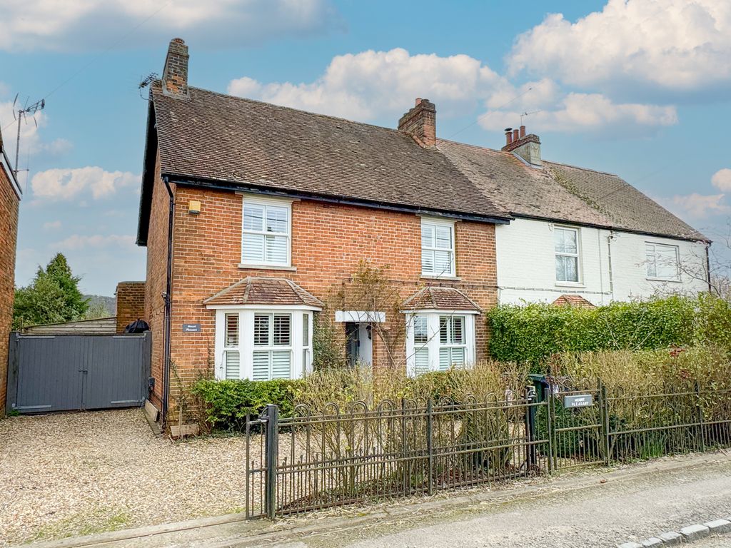3 bed cottage for sale in Grove Lane, Great Kimble, Buckinghamshire, Great Kimble HP17, £595,000