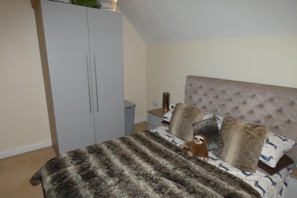 1 bed flat to rent in Oak Court, Black Bourton Road, Carterton, Oxon OX18, £850 pcm