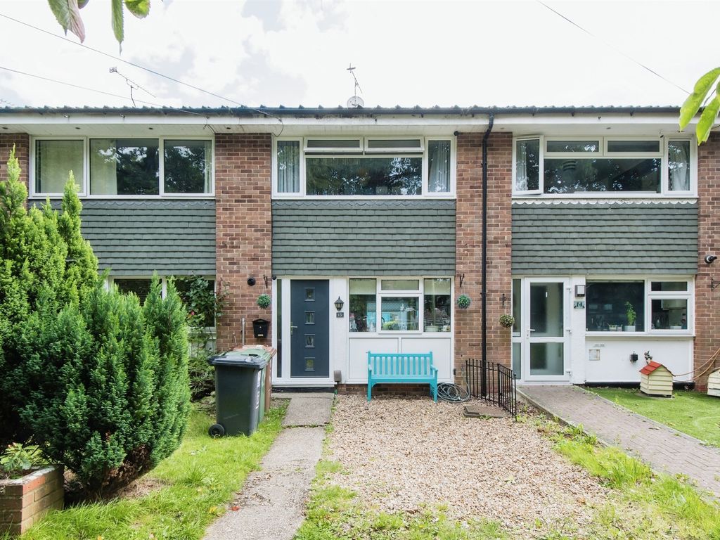 3 bed terraced house for sale in Overbrook Way, North Baddesley, Southampton SO52, £380,000