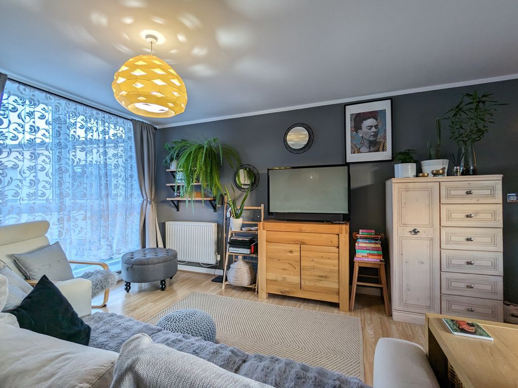 1 bed flat for sale in Bird In Hand Passage, London SE23, £330,000