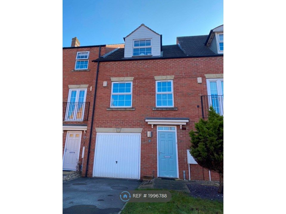 3 bed terraced house to rent in Cheshire Close, York YO30, £1,450 pcm
