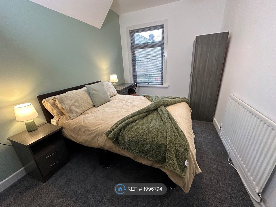 Room to rent in Eastmount Road, Darlington DL1, £500 pcm
