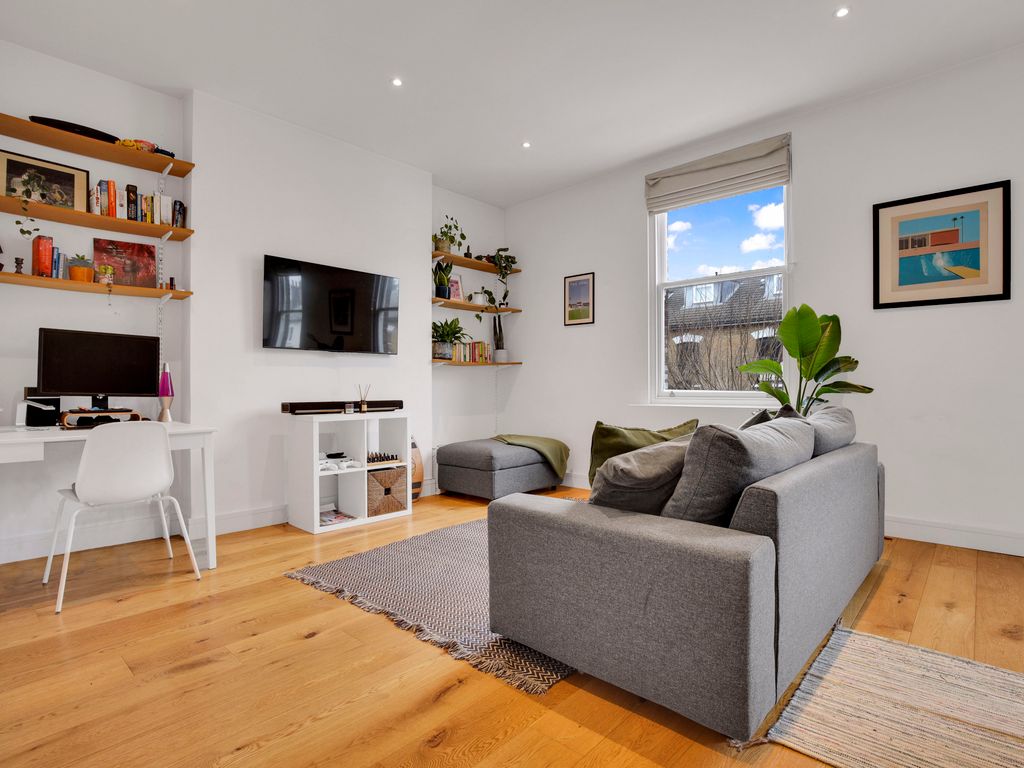 1 bed flat for sale in Goulton Road, Lower Clapton E5, £390,000