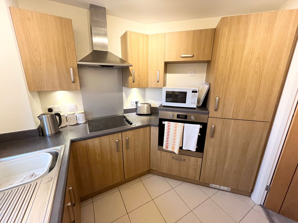 1 bed flat for sale in Middlewich Road, Sandbach CW11, £175,000