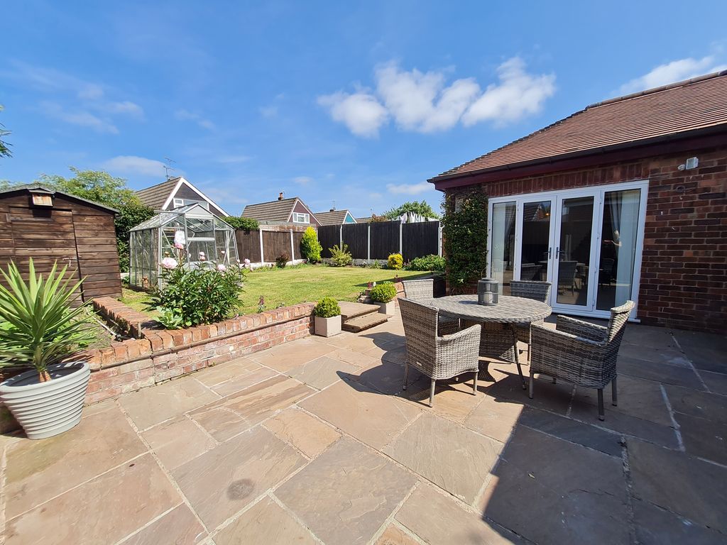 2 bed detached bungalow for sale in Heath Road, Sandbach CW11, £280,000