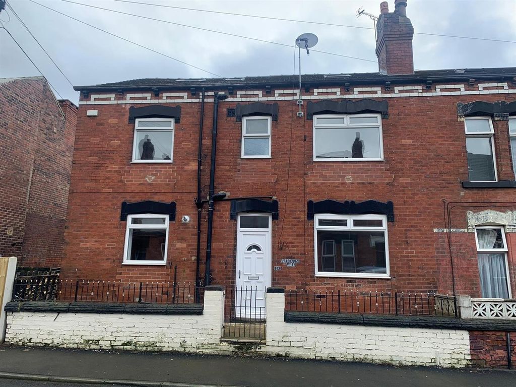 4 bed property for sale in Aberdeen Walk, Armley, Leeds LS12, £175,000