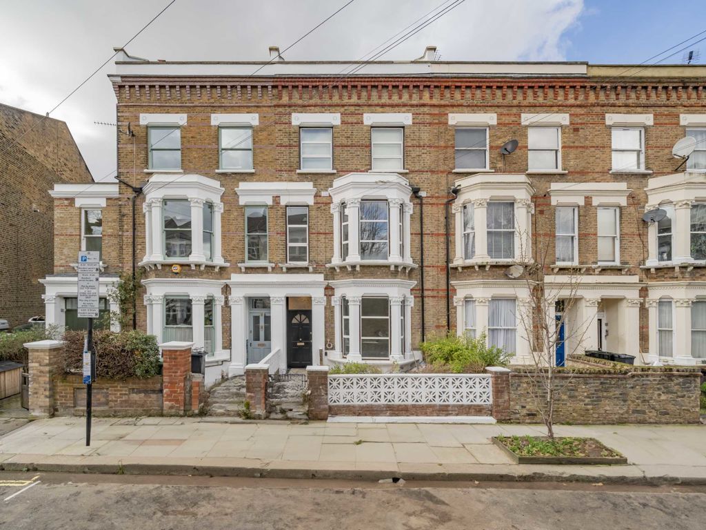2 bed flat for sale in Ashmore Road, London W9, £550,000