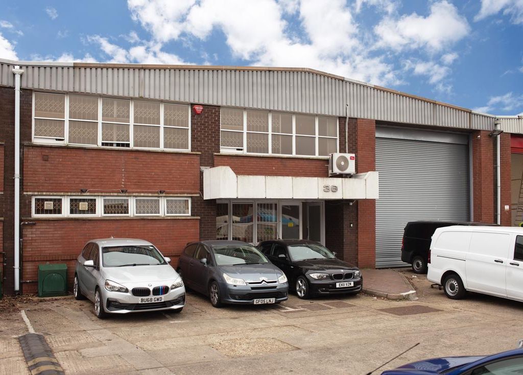 Warehouse to let in Park Royal, London W3, £187,668 pa