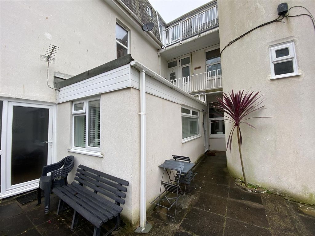 1 bed flat for sale in Primrose Valley, St. Ives TR26, £275,000