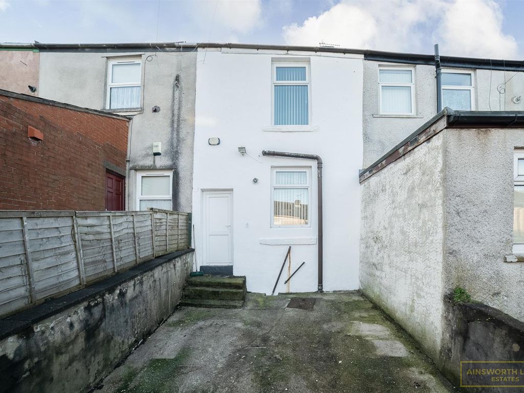 2 bed terraced house to rent in Joseph Street, Darwen BB3, £650 pcm