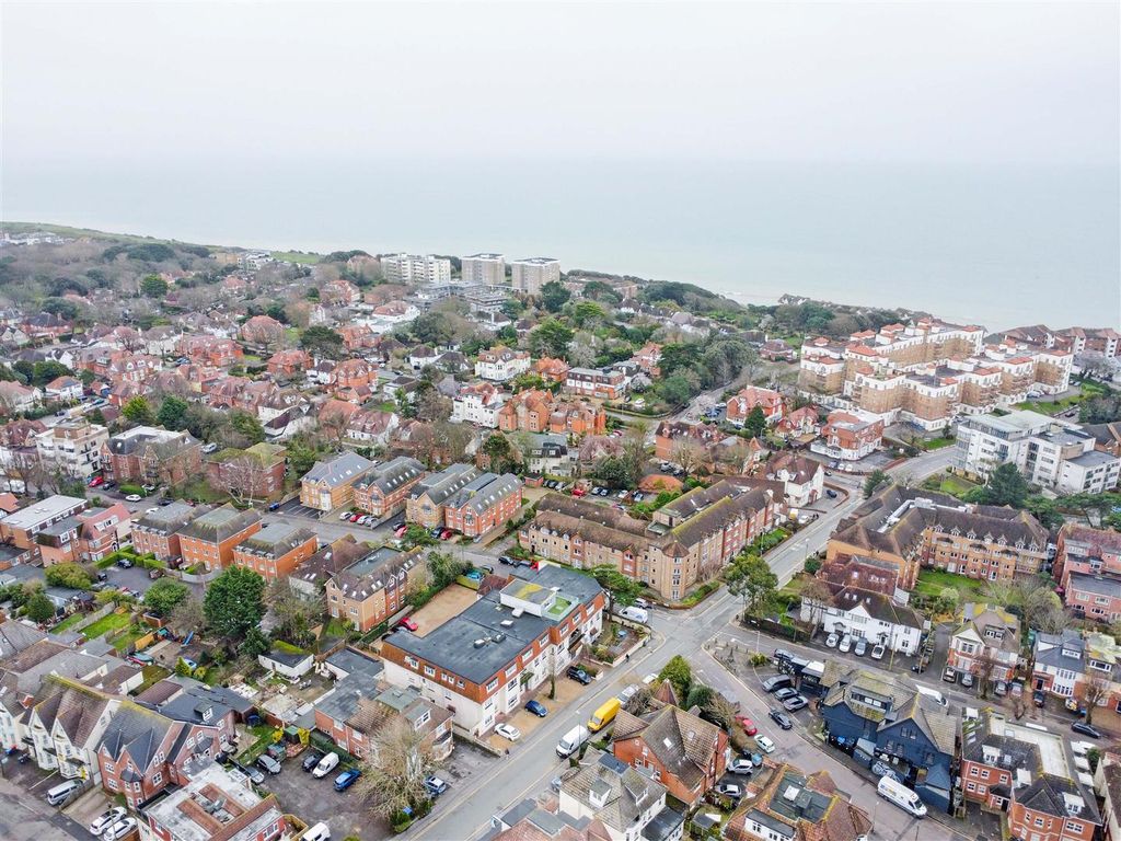 1 bed flat for sale in Sea Road, Boscombe, Bournemouth BH5, £170,000