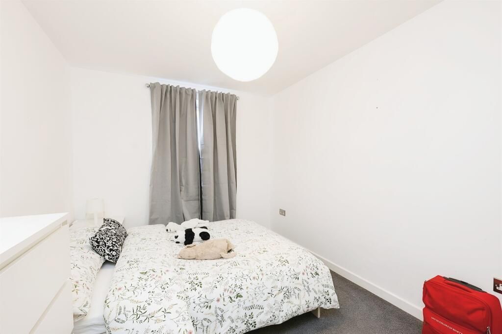 2 bed flat for sale in Broad Street, Nottingham NG1, £148,000