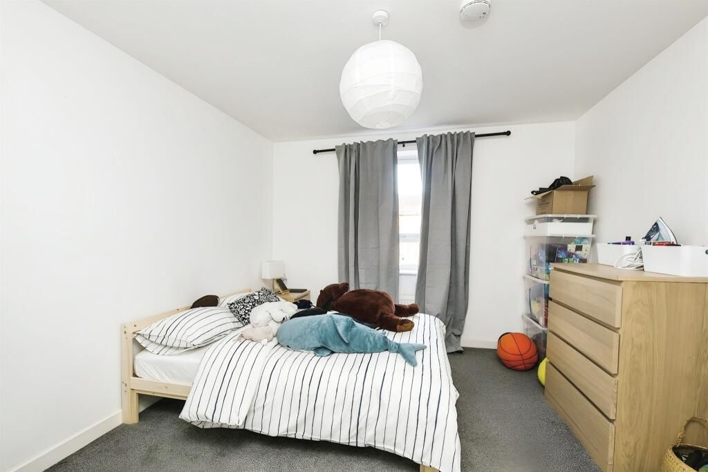 2 bed flat for sale in Broad Street, Nottingham NG1, £148,000