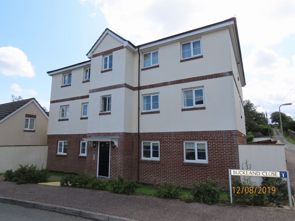 2 bed flat to rent in Buckland Close, Bideford EX39, £725 pcm