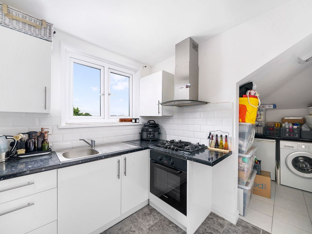 1 bed flat for sale in Goulton Road, Lower Clapton E5, £370,000