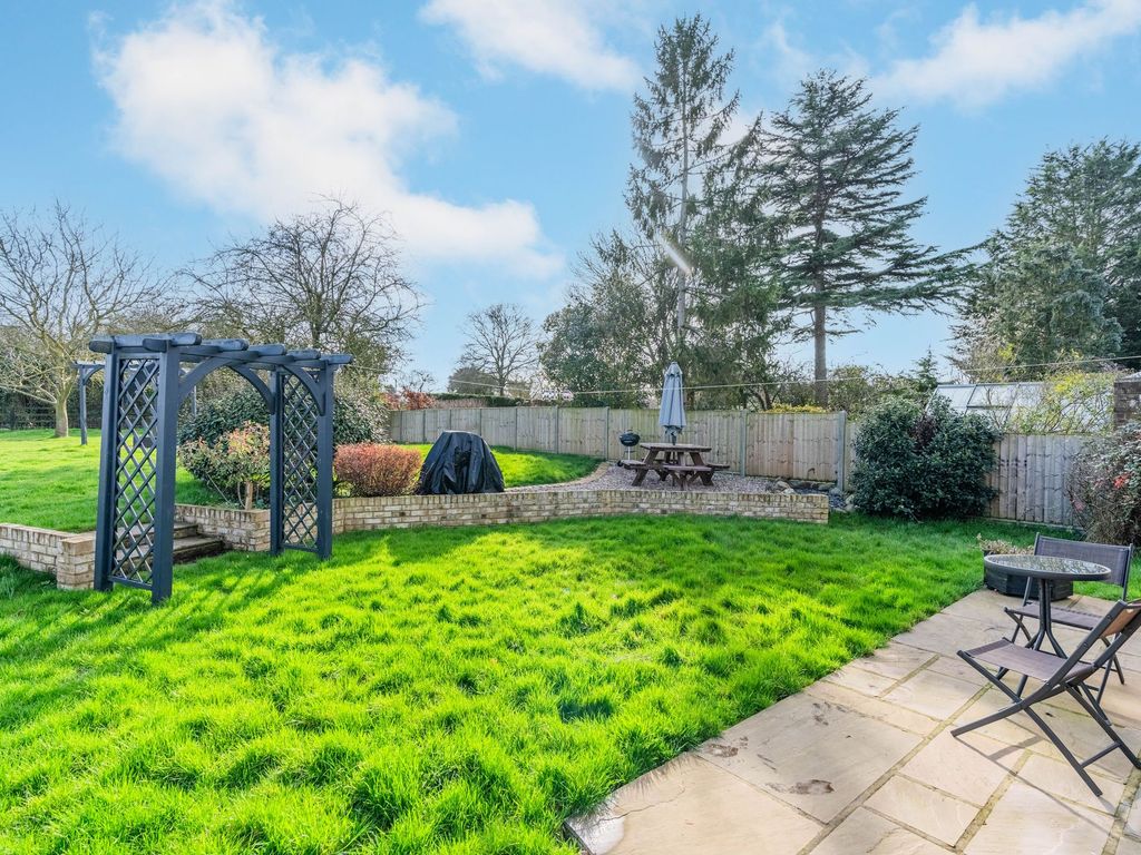 4 bed detached bungalow for sale in High Street, Conington CB23, £750,000