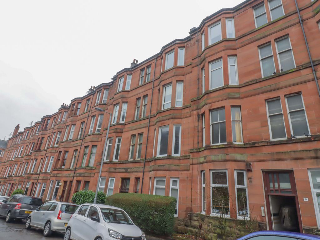 1 bed flat for sale in Crathie Drive, Glasgow G11, £125,000