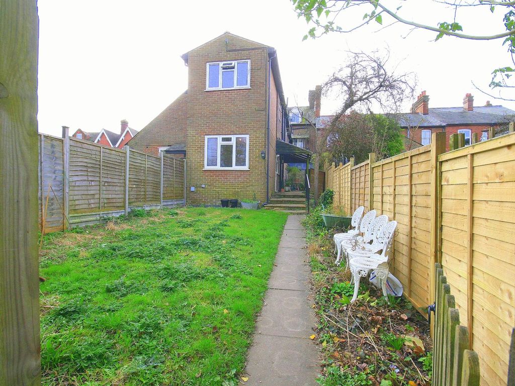 2 bed end terrace house for sale in High Street, Tring, Herts HP23, £265,000