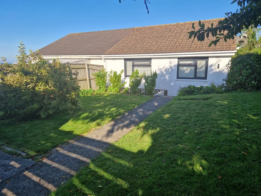 2 bed bungalow for sale in Trelawney Avenue, Bude EX23, £325,000