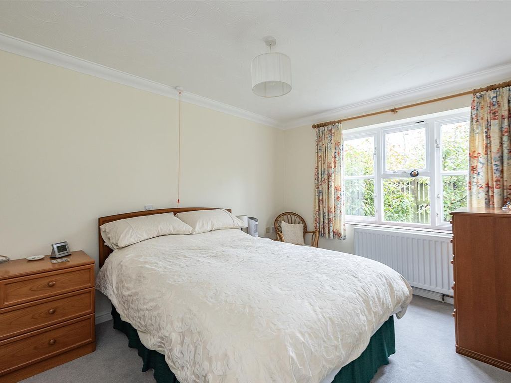 1 bed flat for sale in Sun Lane, Harpenden AL5, £395,000