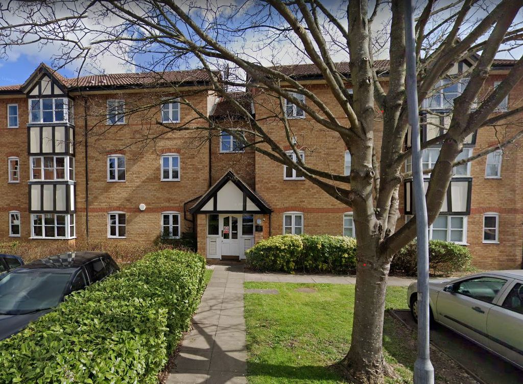 1 bed flat for sale in First Floor Flat At Lee Close, Barnet, Hertfordshire EN5, £195,000