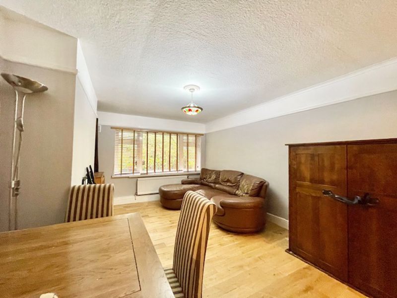 3 bed flat to rent in Alexandra Park Road, London N22, £2,297 pcm