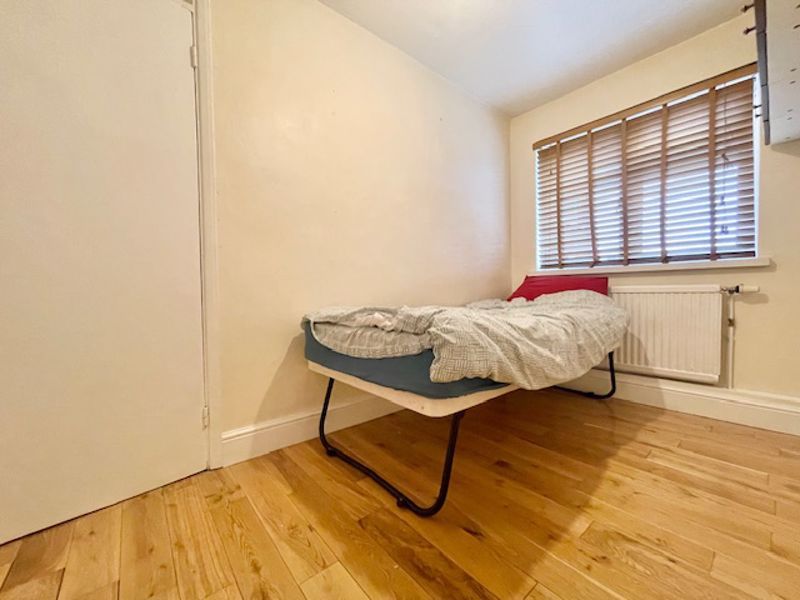 3 bed flat to rent in Alexandra Park Road, London N22, £2,297 pcm
