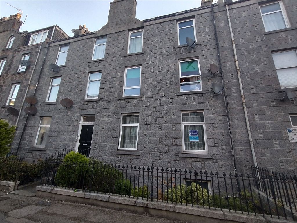 2 bed flat to rent in 17 Summerfield Terrace, Ground Floor Right, Aberdeen AB24, £695 pcm