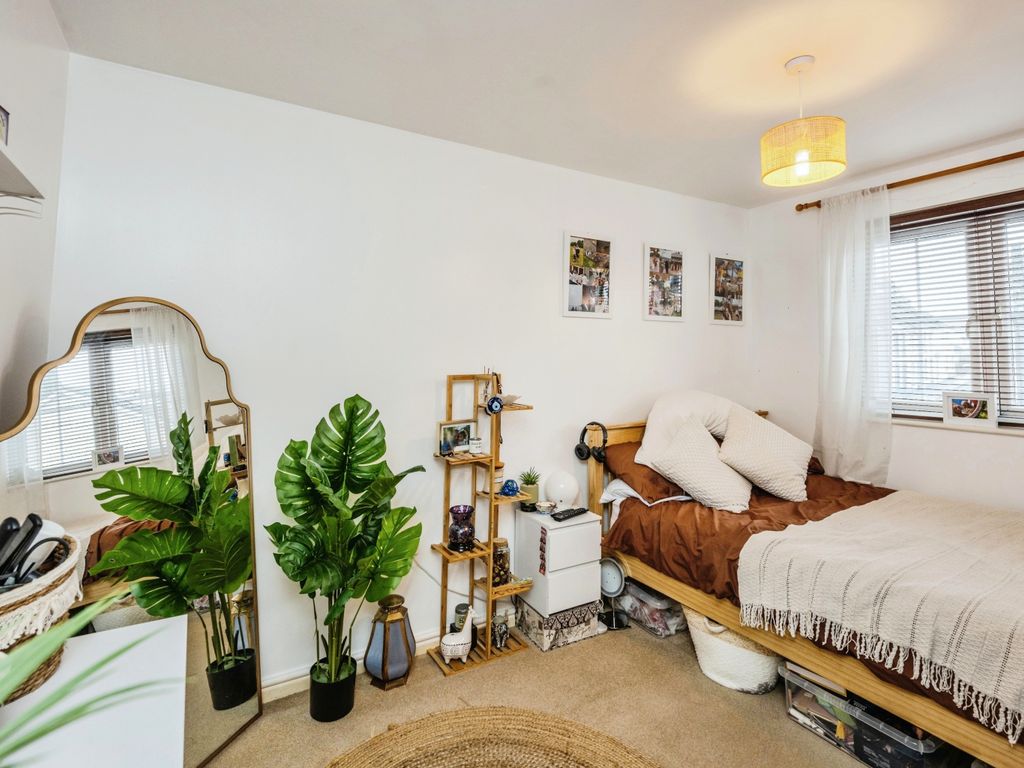 2 bed flat for sale in Village Drive, Gorseinon SA4, £110,000