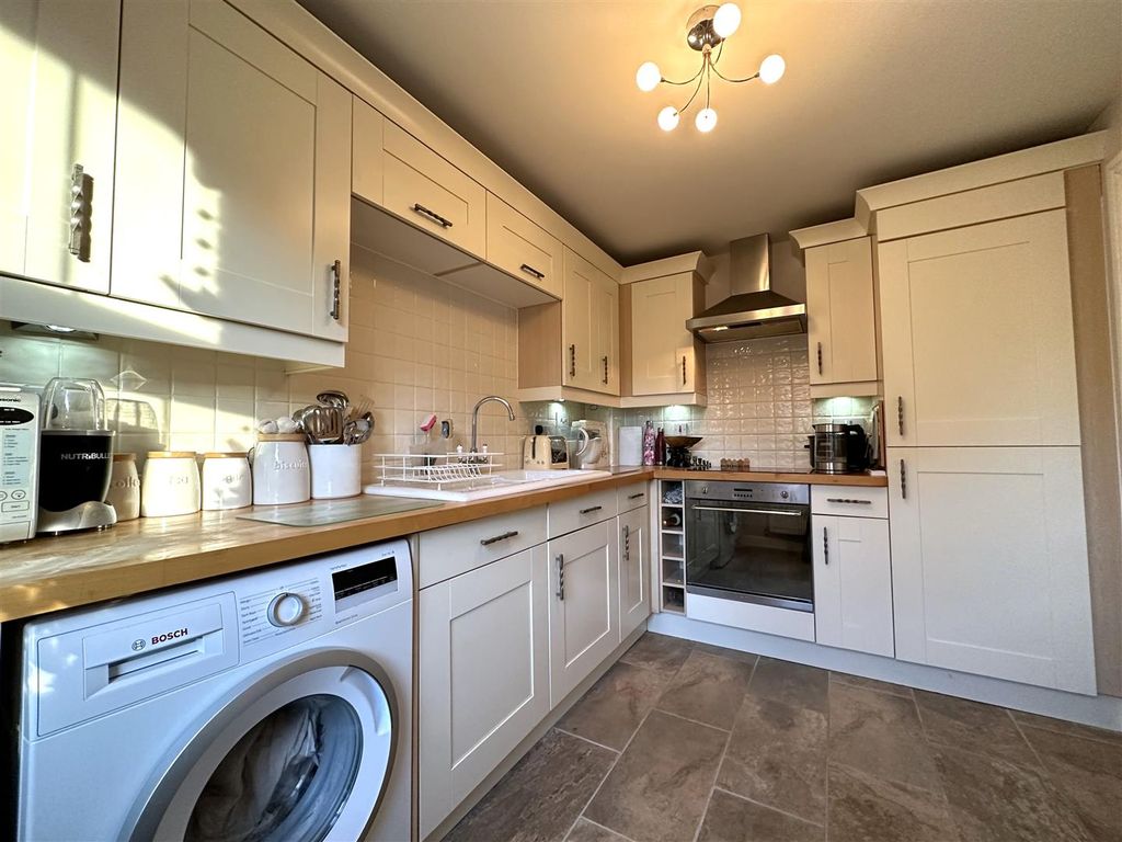 3 bed town house for sale in Ash Tree Way, Bassingham, Lincoln LN5, £235,000
